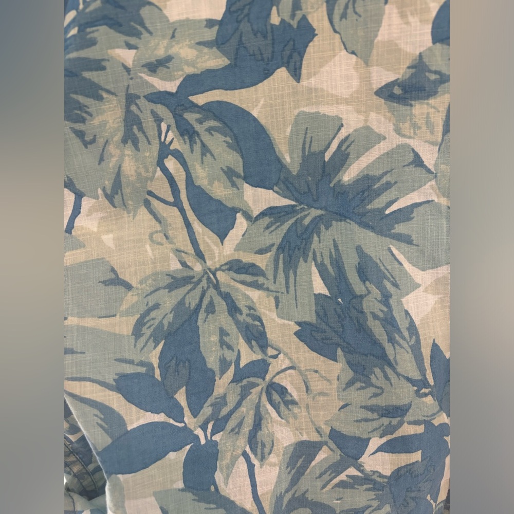 Tommy Bahama Hawaiian shirt blue - Picture 2 of 5